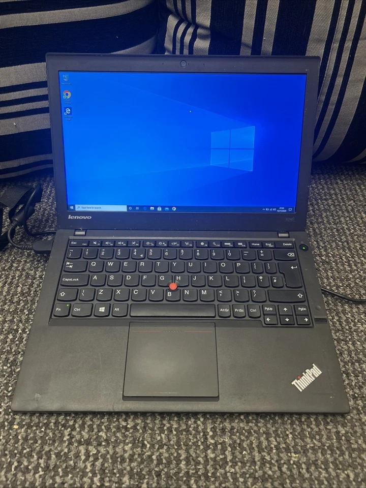 Lenovo ThinkPad X240 | i7-4600U | With Charger - Image 1 of 4