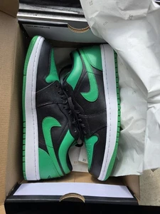 NEU Nike Air Jordan 1 Retro Low Lucky Green Black 43 9.5 Herren grün schwarz - Bild 1 von 4