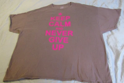 Camisa de lucha libre John Cena, WWE gris/rosa "Mantén la calma y nunca te rindas" para hombre 3XL Foto 1 de 4