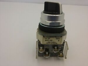 ALLEN BRADLEY 800T-H2A SELECTOR SWITCH 2-POSITION MAINTAINED SERIES N