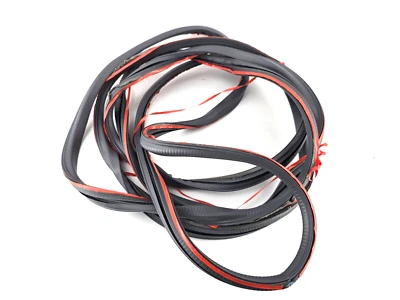 Isuzu NQR NRR NPR-HD 2005-2007 4HK1 5.2L Finisher Windshield Seal 8975828157 - Image 1 of 3