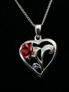 Einzigartige Vintage Sterling Silber Herz mit Rosen Valentinstag Anhänger Halskette. #117 - Bild 1 von 9