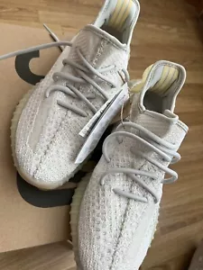 Adidas Yeezy Boost 350 v2 luce UK8,5 nuovissima in scatola - Foto 1 di 8