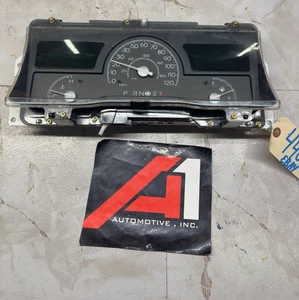 2003-2004 LINCOLN TOWN CAR Speedometer Instrument Cluster Gauges 135k Miles OEM - Picture 1 of 11