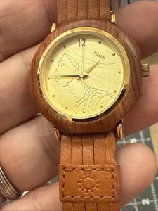 Neue Disney Pocahontas Uhr Holzgehäuse Lederband. neue Batterie - Bild 1 von 9