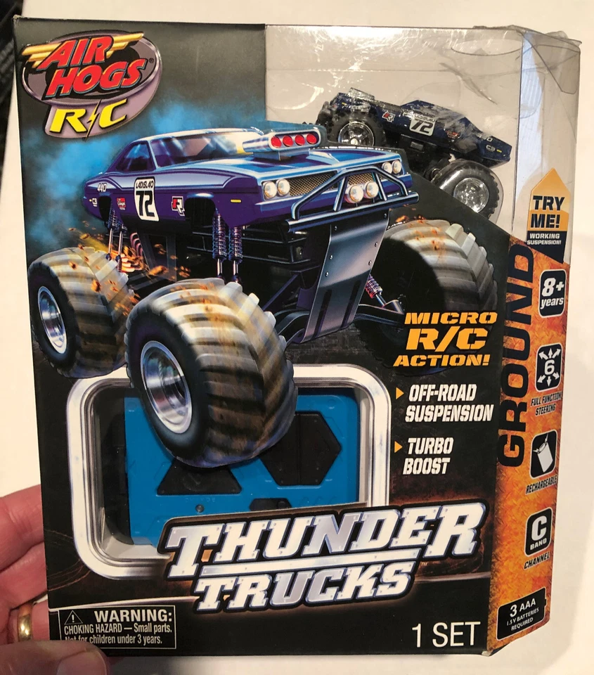 AIR HOGS THUNDER TRUCKS  MICRO RC LADISLAO 72 Truck/Car Blue TOMY 2009 - Image 1 of 2