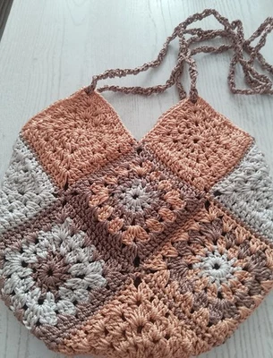 Handtasche Gehäkelt Handmade Umhängetasche Tasche Granny square  - Bild 1 von 4