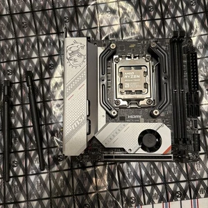 MSI MPG B650 EDGE WiFi AM5 Mini-ITX AMD Motherboard - Photo 1/6