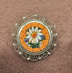 Vintage italienische Micro Mosaik Brosche, Silber filigran Draht Design mit Blumenmosaik - Bild 1 von 2