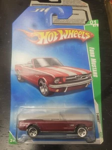 Hot Wheels 2009 Ford Mustang Convertible Treasure Hunt 01/12 - Foto 1 di 2