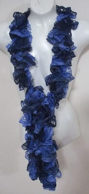 Bufanda tejida en espiral con volantes azules abigarrados metálicos hechos a mano Foto 1 de 2