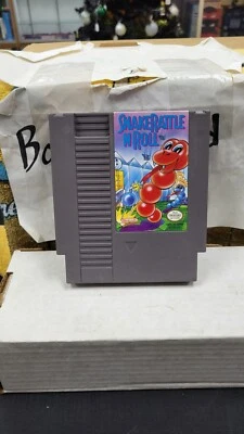 SNAKE RATTLE N ROLL NINTENDO NES VIDEO GAME NO BOX OR MANUAL AUTHENTIC - Image 1 of 4