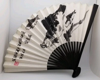 Coy Fish 纸折叠手扇竹柄 14 英寸上海艺术工艺贸易博览会 — 第 1/4 张图片