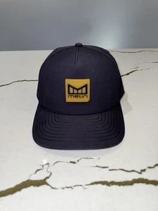 Melin Odyssey Stacked Hydro Snapback Mütze Herren klassisch schwarz Gummi gold limitiert - Bild 1 von 6