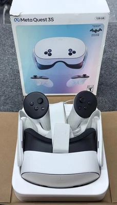 Meta Quest 3S 128GB White Batman Arkham Shadow Edition - Image 1 of 4