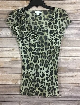 Blusa transparente de malla con estampado de animales New York & Company para mujer mediana negra beige D38 Foto 1 de 4