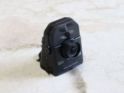 Bellissimo videoregistratore usato ZOOM Q2n-4K pratico la fotocamera per musi... - Immagine 1 di 3
