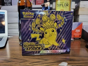 Pokémon Escarlata y Violeta Chispas Surgentes Entrenador Elite Caja sin abrir - Imagen 1 de 3