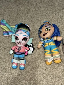Monster High Lagoona Blue & Cleo De Nile Plüsch Puppen - Bild 1 von 4