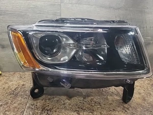 2014-2016 Jeep Grand Cherokee Headlight Halogen Passenger RH ALL TABS Eagle Eyes - Picture 1 of 13