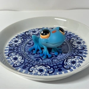Littlest Pet Shop LPS Hasbro Vintage Figure Authentic #806 Blue Sportiest Frog - Picture 1 of 9