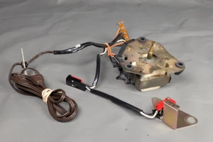 Realistic LAB-300 Turntable Motor, Switches, Power Cord - Complete Assembly - Picture 1 of 11
