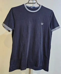 Fred Perry Men's Twin Tipped Designer Tshirt 100% Cotton Navy Casual Size S - Picture 1 of 5