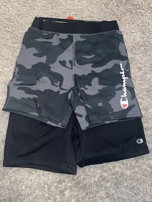 Novo com etiquetas Boy's Champion pacote com 2 shorts Terry preto e cinza camuflado tamanho médio 10 - 12 - Imagem 1 de 4