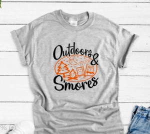 Outdoors & S'mores, Camiseta Gris Unisex Manga Corta - Imagen 1 de 2