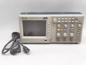 Tektronix TBS1022 two-channel digital storage oscilloscope premium price - Picture 1 of 3