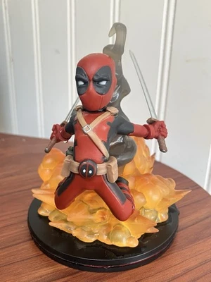 Marvel Deadpool Black and Red Q-Fig LootCrate Exclusive Figurine Figure 2015 QMX - Изображение 1 из 4