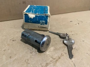READ - GM 3890001 Lock Cylinder - 1965-66 Chevelle Wagon w Tailgate Power Window - Picture 1 of 7