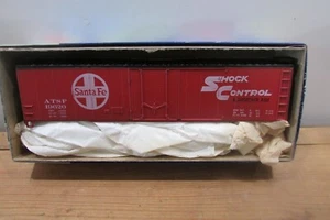 HO Scale RoundHouse 1253 50' Box Car Kit Santa Fe RH4346 - Picture 1 of 2