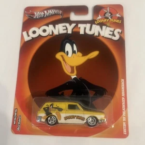 2012 Hot Wheels Looney Tunes Custom '69 Volkswagen Squareback 1:64 Real Riders - Picture 1 of 2