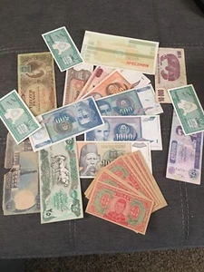 World Paper Money - Picture 1 of 4