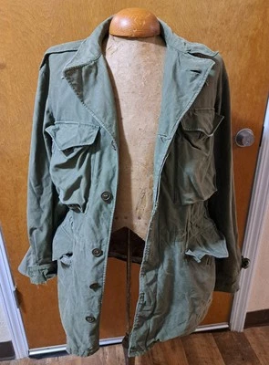 Jaqueta de campo clássica verde exército verdadeira vintage Segunda Guerra Mundial M-1943. Tamanho 36L - Imagem 1 de 4