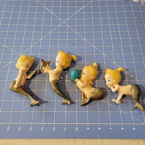 Set Of 4 Mermaid Chalkware Mermaid Pinup Wall Plaque Mid-Century Retro Fish VTG - Picture 1 of 11