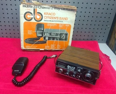 Vtg Kraco Mobile 23-Channel 2-Way CB Radio De Luxe KCB-2320A - Image 1 of 4