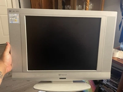 Emerson 20" LCD TV/DVD Combination Model LD200EM8 With Replacement Remote - Image 1 of 3