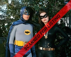 BATMAN & CATWOMAN 60'S TV SHOW ADAM WEST JULIE NEWMAR 8x10 PHOTO #9299 - Picture 1 of 1