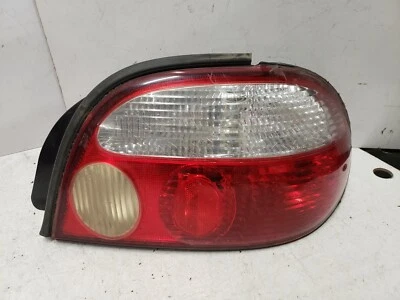 Luz trasera derecha con coletas Kia Sephia 1998-2001 Foto 1 de 4