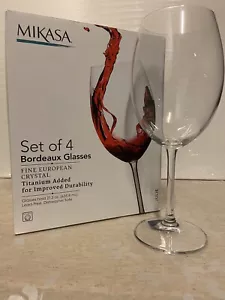 NUOVO CON SCATOLA! Mikasa "Julie" Set di 4 bicchieri da vino bordeaux in cristallo fine (21,5 OZ) - Foto 1 di 3