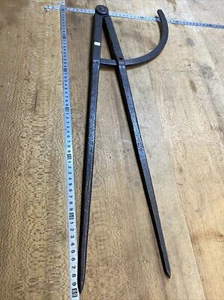 (n°13 OLD TOOL compass , OUTIL ANCIEN, COMPAS Forgé XIXEme tailleur de pierre - Picture 1 of 6