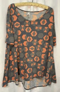 Camiseta túnica clásica con estampado de formas geométricas multicolor LuLaRoe 3XL gris melocotón - Imagen 1 de 4