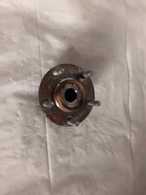 Conjunto de buje de cojinete de rueda delantera Nissan Leaf 2011-2012 lado derecho del pasajero Foto 1 de 4