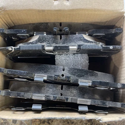 Pastilla de freno de disco delantera original Mercedes-Benz 000-420-90-03 Foto 1 de 4