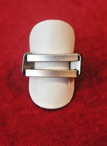 STEP BY STEP DESIGN RING GRÖSSE 58 KAUTSCHUK ALUMINIUM ELOXIERT SILBER+GOLD - Bild 1 von 8