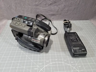 Panasonic Palmcorder PV-L650D Palmcorder Camcorder w/ Charger PV-A17 UNTESTED - Image 1 of 4