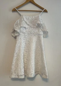 Vestido ORIGAMI Niñas Blanco Encaje Talla 14 Fuera del Hombro Acampanado Fiesta de Graduación - Imagen 1 de 13