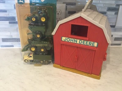 VINTAGE JOHN DEERE PLAYSET WITH SOUNDS PLUS NEW TOY MIXED LOT TRACTORS - Image 1 of 4